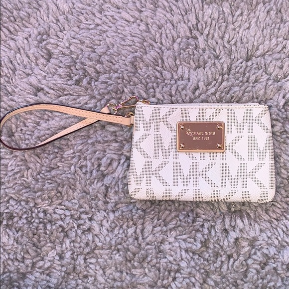 Michael Kors Handbags - Michael Kors Jet Set Small Wristlet Bag